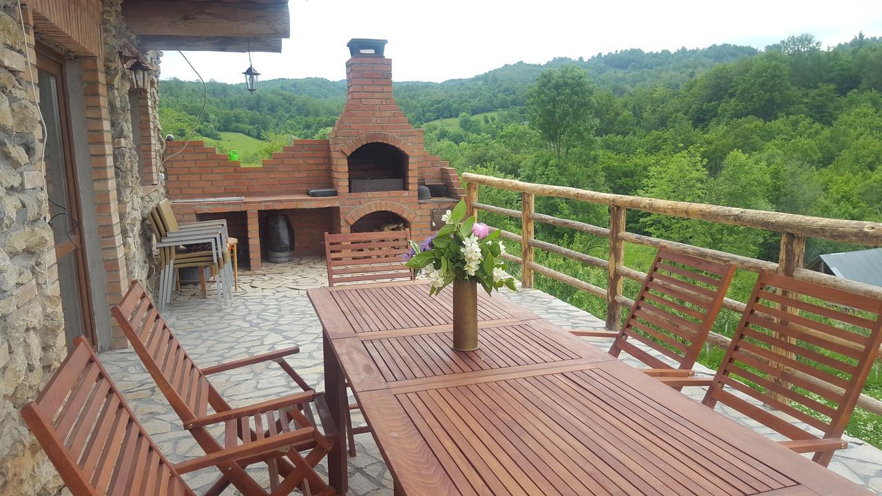 Готель Casa Din Piatra Poiana  Екстер'єр фото
