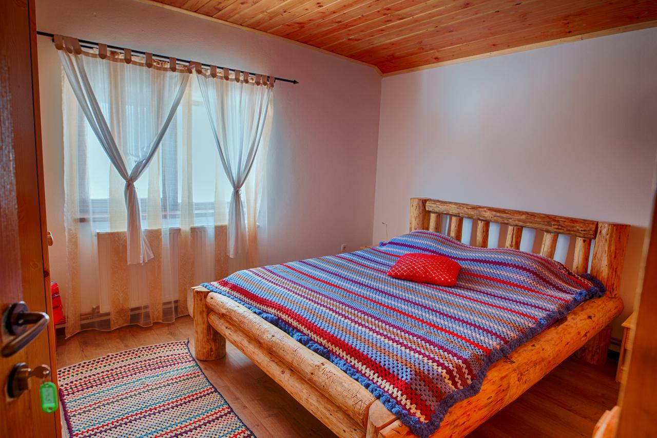 Готель Casa Din Piatra Poiana  Екстер'єр фото