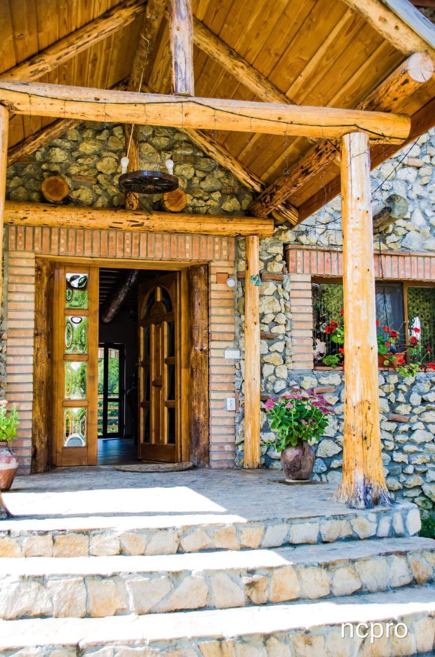 Готель Casa Din Piatra Poiana  Екстер'єр фото